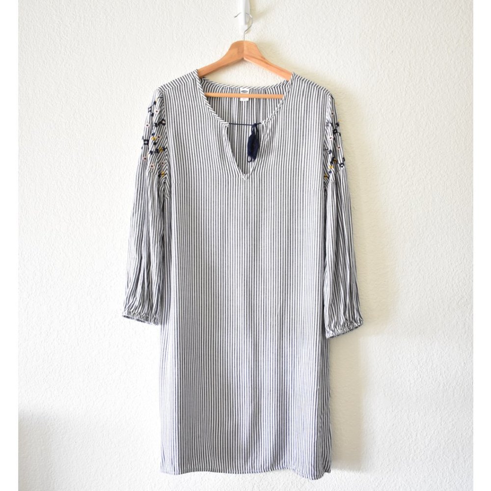 Old Navy Embroidered Tassel Tie Tunic Dress